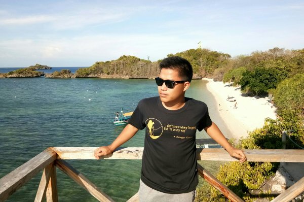 Viewing deck of Piagau Island also known as Taklong Island