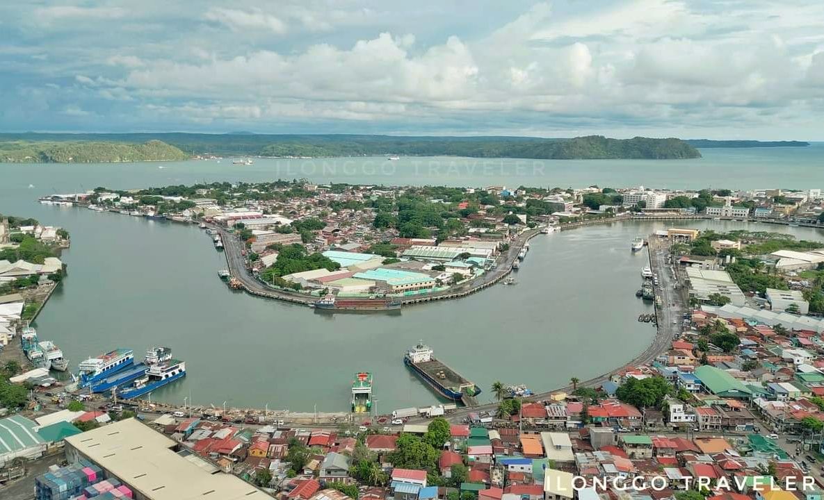 Iloilo City vibrant economic activity along Iloilo River. 
