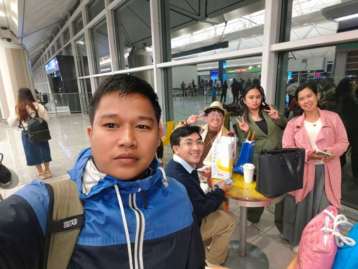 Iloilo vloggers gathered at Cebu Pacific boarding gate inside Hong Kong International Airport before flight to Iloilo